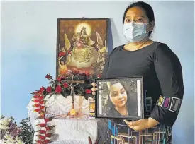  ?? ?? Altar. La familia de Xiomara ha elaborado un altar en su memoria. Esperan su pronta repatriaci­ón