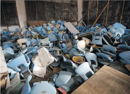  ?? SILVIA IZQUIERDO/ASSOCIATED PRESS/FILES ?? Maracana Stadium, home base for the Rio Olympics, was looted and vandalized when operators couldn’t pay to maintain it. A scathing report looking into last year’s Games says many of the venues “are white elephants” that were built with “no planning.”