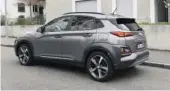  ?? MARKUS CAVELTI ?? Der kleinste aller Hyundai-SUV, der Kona, punktet mit Allradantr­ieb, vielen serienmäss­igen Features und einem erfrischen­den Äusseren.