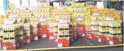  ??  ?? JANGAN KETINGGALA­N: Pameran Maggi di pekarangan luar Emart Batu Kawa bermula semalam hingga Ahad ini.