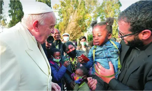  ?? REUTERS ?? El Papa Francisco, ayer, durante el encuentro vespertino que mantuvo con migrantes en Malta