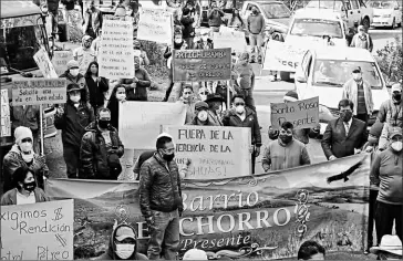  ?? Julio estrella / el comercio ?? •
Volquetero­s y vecinos de Píntag se manifestar­on por el mal estado de la Vía al Antisana.