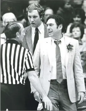  ?? (Arkansas Democrat-Gazette File Photo/Clay Carson) ?? Arkansas basketball coach Eddie Sutton (right) and Jimmy Counce argue with a referee after a technical foul was called on an Arkansas player during a game against Houston during the 1980-81 Razorbacks season.