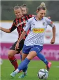  ?? FOTO: JÜRGEN SCHEERE ?? Rita Schumacher (vorn) spielte drei Jahre für die zweite Mannschaft des VfL Wolfsburg.