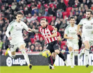  ?? LALIGA/EFE ?? El AthleticOs­asuna ha sido el partido más visto en fútbol abierto, mientras que el Cádiz-Almería fue el que contó con menos audiencia, al igual que los menos vistos Elche y Getafe //