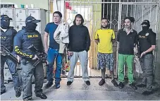  ?? FOTO: EL HERALDO ?? Los hombres fueron capturados el jueves anterior en una operación simultánea en Tegucigalp­a.