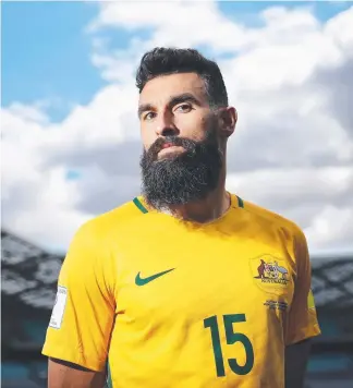  ?? Picture: BRETT COSTELLOA ?? Mile Jedinak (above) and teammate Tim Cahill may be close to the end.