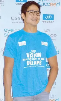  ??  ?? Eye Can Succeed campaign ambassador Piolo Pascual advocates raising awareness on the importance of healthy vision and providing vision solutions for students working towards future success