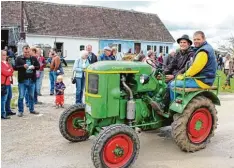  ??  ?? Freude für Oldtimer Fans: Auf dem Kartoffelf­est konnte man auch historisch­e Trak toren bestaunen.