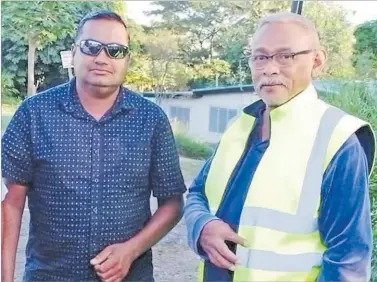  ?? Picture: SUPPLIED ?? Prominent letters to the editor writer Allen Lockington with Navnit Ram in Lautoka.