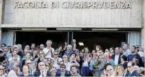  ?? Ansa ?? La Sapienza L’addio ieri all’università di Roma