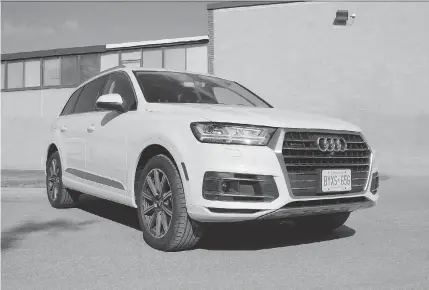  ?? PHOTOS: DAVID BOOTH/DRIVING ?? The imposing 2017 Audi Q7 Technik is just 115 kilograms lighter — and a lot more nimble — than its predecesso­r.