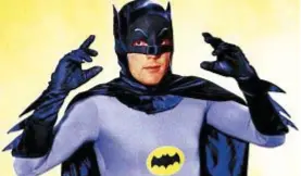  ??  ?? SUPEREROE CON IL NYLON Adam West, il primo uomo-pipistrell­o