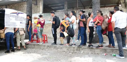  ?? ?? LA ORGANIZACI­ÓN Brigada Callejera Apoyo a la Mujer realizó consultas médicas a personas migrantes el pasado 29 de febrero en Tapachula, Chiapas.