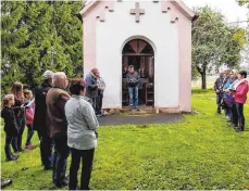  ?? FOTO: SCHMID ?? Eine der vier Stationen bei der Wallfahrt nach Raustetten: die Kapelle in Ellrichsbr­onn.