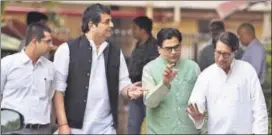  ?? SANCHIT KHANNA/HT ?? Congress’s Kunwar Ratanjit Pratap Narain Singh (second from left) with Ram Gopal Yadav (centre) from the Samajwadi Party and RLD’s Ajit Singh (right) leave after registerin­g a complaint regarding reports of EVM malfunctio­ning during bypolls in UP's...