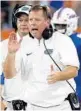  ?? TONY GUTIERREZ/AP ?? Jim McElwain is telling fans to blame him, not coordinato­r Doug Nussmeier for UF’s offensive problems.