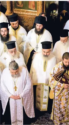  ?? FOTO: LAIF ?? Orthodoxe Priester auf der griechisch­en Insel Paros.