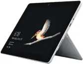  ??  ?? Das Surface Go hat einen eingebaute­n Standfuß. Das Display hat die Auflösung 1800 x 1200 Pixel