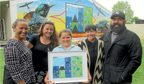  ?? CHRIS HARROWELL ?? From left, Saane Faaofo-Oldehaver, Katrina Potter and her daughter Gabrielle Loffley, and Janine and Charles Williams.