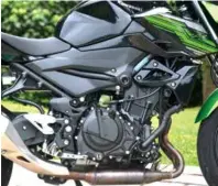  ??  ?? O inline twin, agora de 400 cc, tem torque em baixas rpm