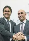  ?? FOTO:EFE ?? Lopetegui, junto a Rubiales