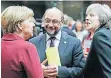  ?? FOTO: DPA ?? Kanzlerin Angela Merkel, EU-Parlaments­präsident Martin Schulz und die britische Premiermin­isterin Theresa May gestern in Brüssel.