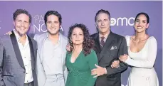  ?? /REFORMA ?? El elenco lo estelariza­n (desde izq), Pedro Damián, Diego Boneta, Gloria Estefan, Andy García y Adriá Arjona.