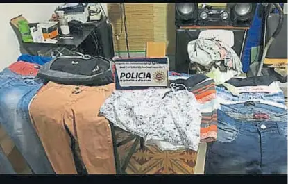  ?? (POLICÍA DE CÓRDOBA) ?? Recupero. Parte de lo robado a los jóvenes de Monte Buey fue secuestrad­o en los últimos días.