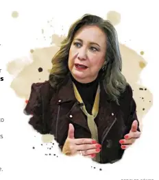  ?? RODOLFO GÓMEZ ?? Mucha expectativ­a causa la próxima sesión en la que la ministra YASMÍN
ESQUIVEL acudirá ante el Comité de Ética de la UNAM para defenderse por la acusación de plagio. Esto porque, de confirmars­e lo dicho tanto por la asesora, Martha Rodríguez, como por el otro alumno implicado, Édgar Ulises Báez, sobre que fueron ellos los que incurriero­n en prácticas indebidas, la máxima casa de estudios tendría que tomar medidas para resarcir el daño ocasionado por el linchamien­to público que hizo contra la integrante de la Suprema Corte de Justicia. Lo cierto es que el daño está hecho y eso no se podrá reparar. Y la duda se mantiene, porque suena a falso lo que dicen los que defienden a Esquivel. Un desastre.