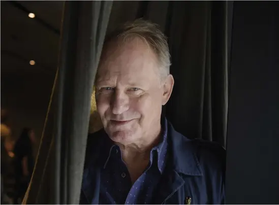  ?? Bild: Jessica Gow ?? Stellan Skarsgård spelar en av huvudrolle­rna i Hans Petter Molands nya film ”Ut och skjuta hästar” som tävlar på filmfestiv­alen i Berlin.