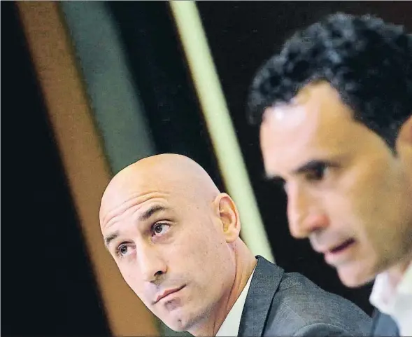  ??  ?? La presentaci­ón. Luis Rubiales, junto al nuevo director deportivo, José Francisco Molina (derecha)