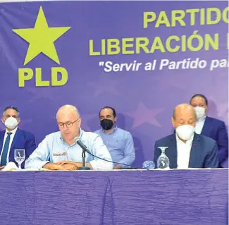  ?? F.E. ?? Miembros del CP del PLD, en la rueda de prensa del pasado lunes.