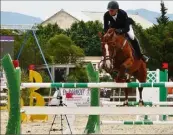  ?? (Photo C. P.) ?? Cavaliers profession­nels et amateurs seront au rendez-vous du Jump’Var des vendanges.