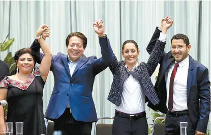  ?? OCTAVIO HOYOS ?? Clara Brugada, Mario Delgado, Claudia Sheinbaum y Martí Batres, durante el nombramien­to de la delegada.