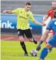  ?? ARCHIVFOTO: GÜNTER KRAM ?? Angreifer Jonathan Scheike brachte Friedrichs­hafen in Tübingen mit 1:0 in Front.