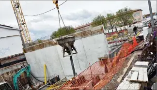  ?? (Photo R. P.) ?? Les travaux de l’Ilot Saint-Joseph ( logements sociaux) ont repris.