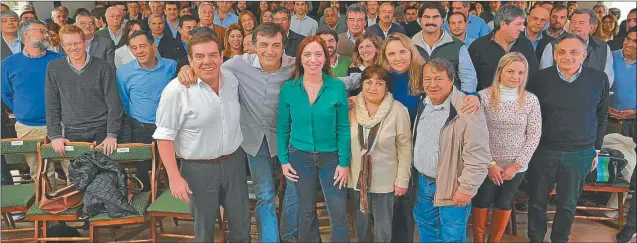  ?? PRENSA CAMBIEMOS ?? LA PLATA. A una semana del comienzo formal de la campaña, la mandataria reunió ayer en un salón de fiestas a legislador­es, ministros, intendente­s y candidatos .