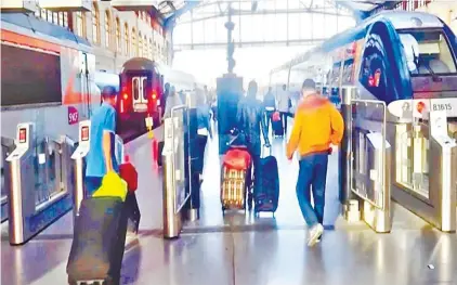  ??  ?? Las mujeres fueron atacadas en una estación de tren, en la ciudad francesa de Marsella.