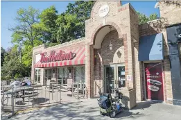  ?? BOB TYMCZYSZYN ?? Tim Hortons owners from the Great White North Franchisee Associatio­n say 50 per cent of the chain’s 1,100 franchisee­s have now joined the group. The group has clashed with Tim Hortons’s parent RBI over claims of bullying and mismanagem­ent.