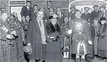  ?? ?? Edwin and Mrs Scrymgeour being seen off to London after he had taken the Dundee seat.