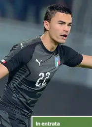  ??  ?? In entrataA sinistra Karim Laribi, centrocamp­ista dinamico, 27 anni, 7 gol e 11 assist nell’ultima B col Cesena: il Verona è in vantaggio per il suo cartellino. A fianco, Emil Audero, portiere della Juve di rientro dal prestito al Venezia