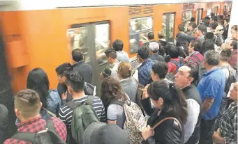  ??  ?? Datos del Consejo Ciudadano muestran que una persona que opere en una estación de autobuses, en el Metro o en la vía pública, en un día puede hacer hasta 30 estafas por lo que puede “recaudar” de 3 mil a 6 mil pesos.