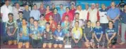  ?? UPTTA ?? ■ All winners pose with trophies in Agra on Tuesday.