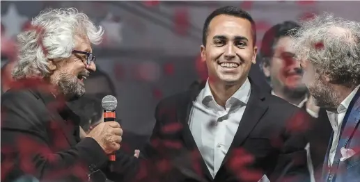  ??  ?? A Rimini Il fondatore del Movimento 5 Stelle Beppe Grillo, 69 anni, con il capo politico Luigi Di Maio, 31 anni, nel settembre scorso alla convention «Italia a 5 Stelle»