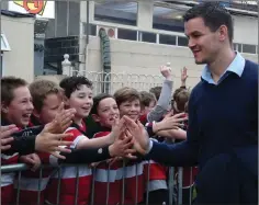  ??  ?? Leinster and Ireland star Johnny Sexton greets Wicklow RFC members at the RDS.