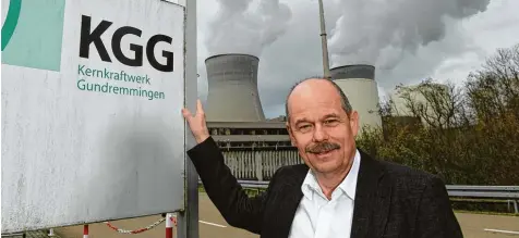  ?? Foto: Bernhard Weizenegge­r ?? Michael Trobitz geht als technische­r Geschäftsf­ührer des AKW Gundremmin­gen in den Ruhestand. Er wird aber noch als neutraler Sachverstä­ndiger Mitglied eines Ausschus ses der Reaktorsic­herheitsko­mmission bleiben.