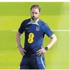  ?? FOTO: DPA ?? Gareth Southgate leitet das Training in Katar.