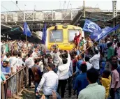  ?? DEEPAK KURKUNDE ?? Dalit activists protest at Thane railway station during the Maharashtr­a Bandh on Wednesday.
—