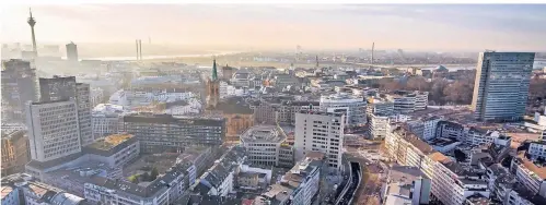  ?? RP-FOTO: ANDREAS ENDERMANN ?? Blick auf Düsseldorf: Im Jahr 2017 gab es in der Landeshaup­tstadt insgesamt 342.555 Wohnungen.